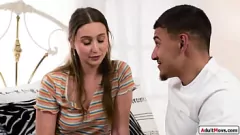 Reproduzir Petite morena laney gringa fode -se colega de classe