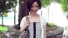 Redare Adolescent asiatic slab păcălit în muie în mașină - Vintage Jav Porno