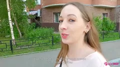 Play Bold Realtor Nata Sweet Gives Blowjob and Handjob Leading to Cumshot in Public!