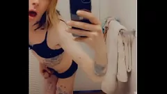 Reproducir Nena en bikini no puede resistirse a una gran polla