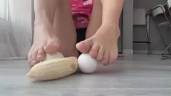 Jouer Cotta per il feticismo del piede: buongiorno e schiacciamento delle palle