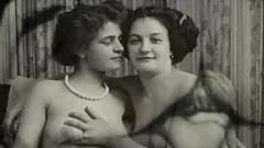 Afspelen Dark Lantern Entertainment presenteert deel één, hoofdstuk één Volledige film: My Secret Life - De erotische bekentenissen van een Victoriaanse Engelse heer met harig poesje likken