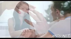 Jouer La jeune brune sensuelle Debra C apprécie le sexe hardcore intense avec une pipe en gorge profonde et une levrette passionnée