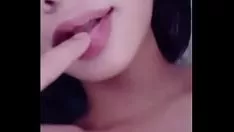 تشغيل فتاتي العابرة ترسل لي تسجيل فيديو