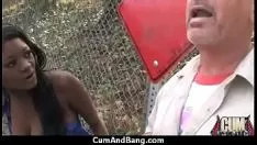 Reproducir los adolescentes negros africanos follan en la fiesta política del sexo grupal 24