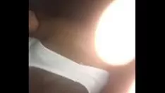 Oynat Coroa mamando pika preta