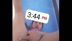 Reproducir Mi chica de 18 años me envía una grabación de video masturbatinkle